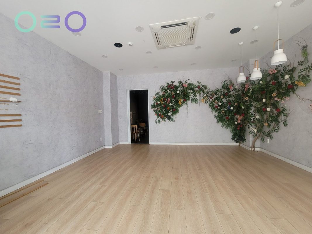 Cho thuê nhà phố nguyên căn Saritown. Giá: 4300 $/tháng z5235658392850 117a278efe7740c4b1a668883b8a6253